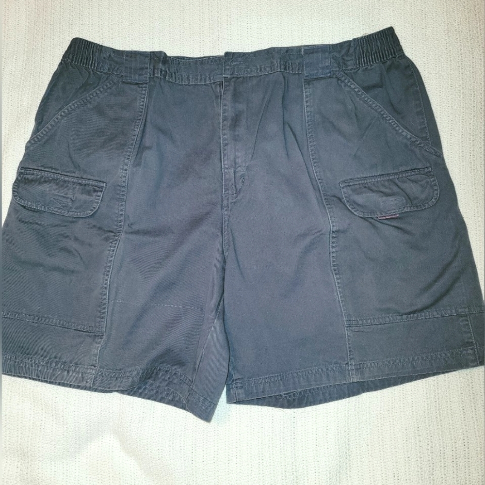 Brittania navy cotton multi-pockets shorts Sz 42